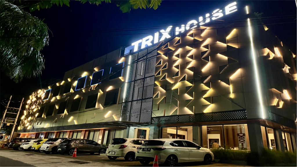 Tampilan depan hotel murah di Malang Trix House